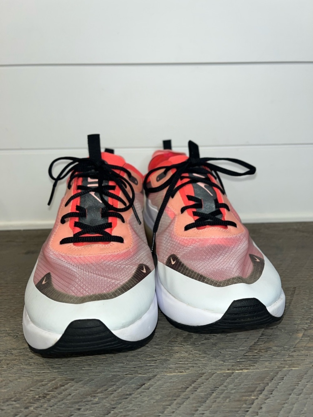 Nike Women's Air Max Dia SE Flash Crimson Sneakers 12 or mens 10.5 - Picture 5 of 9